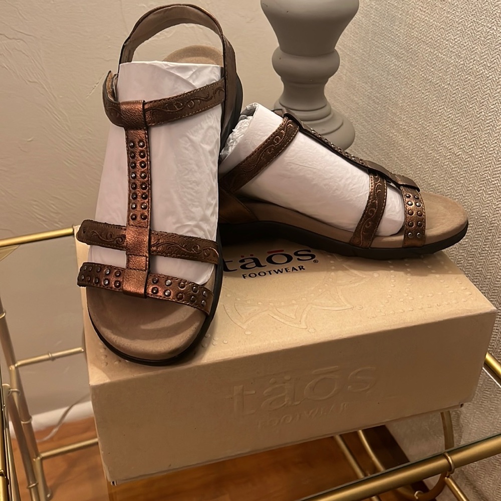 Täōs footwear size 10